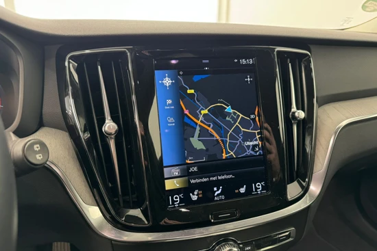 Volvo V60 B3 Inscription | Cruise adaptief | BLIS | Verwarmbare voorruit | Leder | Carplay |