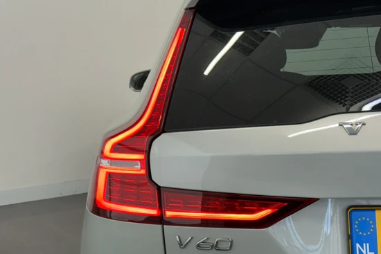 Volvo V60 B3 Inscription | Cruise adaptief | BLIS | Verwarmbare voorruit | Leder | Carplay |