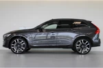 Volvo XC60 T6 350PK AWD Ultra Dark | Luchtvering | Massage | Gelam Glas | Compleet! | 22'' | 360º view