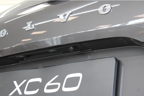 Volvo XC60 T6 350PK AWD Ultra Dark | Luchtvering | Massage | Gelam Glas | Compleet! | 22'' | 360º view