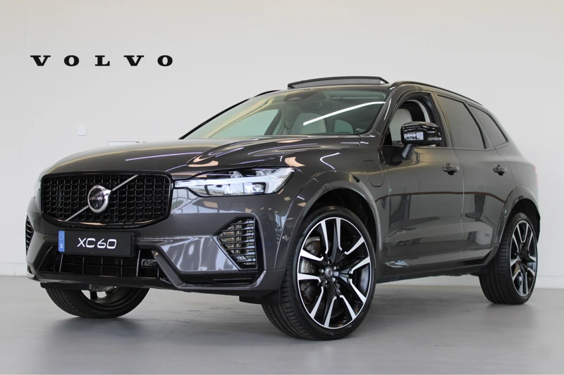 Volvo XC60 T6 350PK AWD Ultra Dark | Luchtvering | Massage | Gelam Glas | Compleet! | 22'' | 360º view