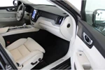 Volvo XC60 T6 350PK AWD Ultra Dark | Luchtvering | Massage | Gelam Glas | Compleet! | 22'' | 360º view