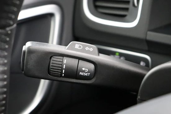 Volvo V60 T2 Polar | Climate Control | High Performance Audio | Cruise Control | Parkeersensoren achterzijde |