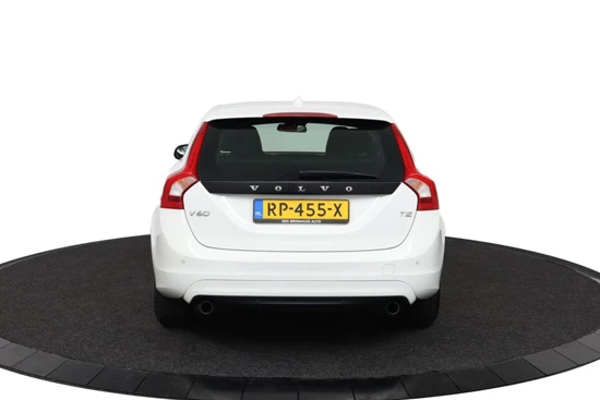 Volvo V60 T2 Polar | Climate Control | High Performance Audio | Cruise Control | Parkeersensoren achterzijde |