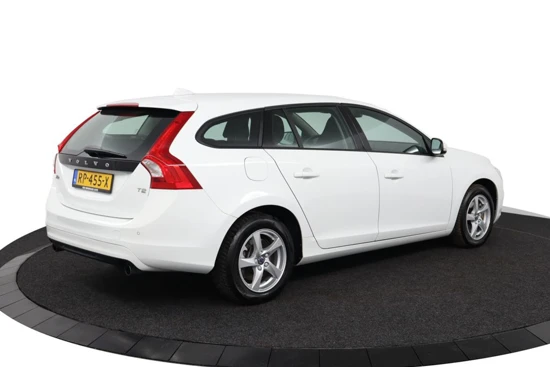 Volvo V60 T2 Polar | Climate Control | High Performance Audio | Cruise Control | Parkeersensoren achterzijde |