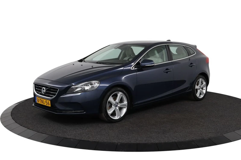 Volvo V40 T4 Summum | Elektrisch verstelbare voorstoel | Trekhaak vast | Lederen interieur | Stoelverwarming | Climate Control | High Perf