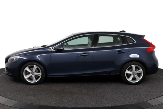 Volvo V40 T4 Summum | Elektrisch verstelbare voorstoel | Trekhaak vast | Lederen interieur | Stoelverwarming | Climate Control | High Perf