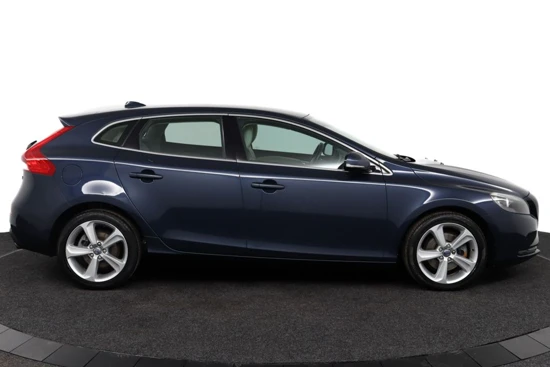 Volvo V40 T4 Summum | Elektrisch verstelbare voorstoel | Trekhaak vast | Lederen interieur | Stoelverwarming | Climate Control | High Perf