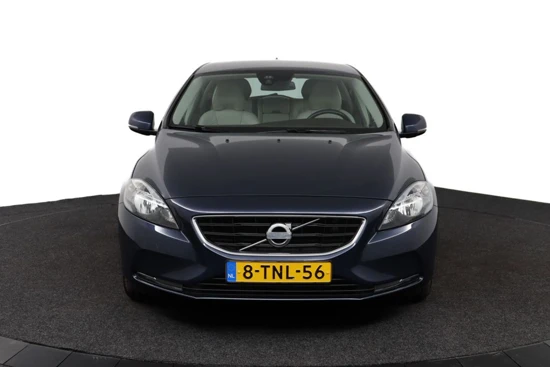 Volvo V40 T4 Summum | Elektrisch verstelbare voorstoel | Trekhaak vast | Lederen interieur | Stoelverwarming | Climate Control | High Perf