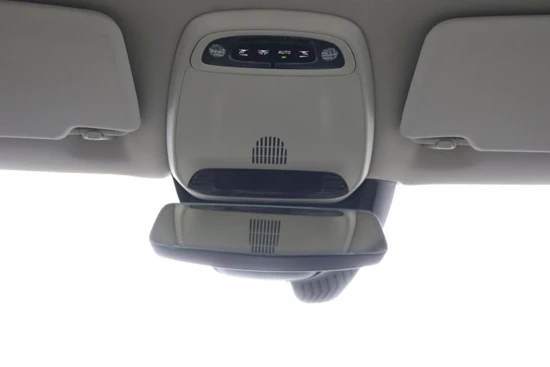 Volvo V40 T4 Summum | Elektrisch verstelbare voorstoel | Trekhaak vast | Lederen interieur | Stoelverwarming | Climate Control | High Perf