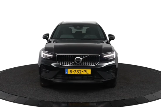 Volvo XC40 RECHARGE T4 | Cruise control | Parkassist camera | Semi elektrische trekhaak | Stoel & stuurwielverwarming | Keyless entry |