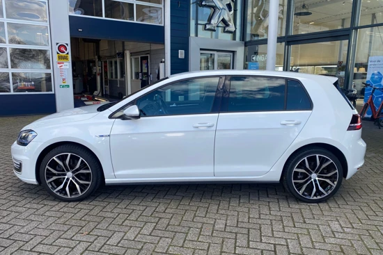 Volkswagen Golf 1.4 TSI GTE | Adaptive | Navi | Climate | PDC V+A | Trekh. | 18"LMV