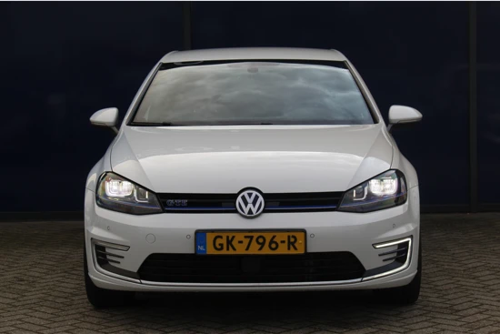 Volkswagen Golf 1.4 TSI GTE | Adaptive Cruise C. | 18" LMV | Trekhaak| Navi | Climate | PDC V+A |