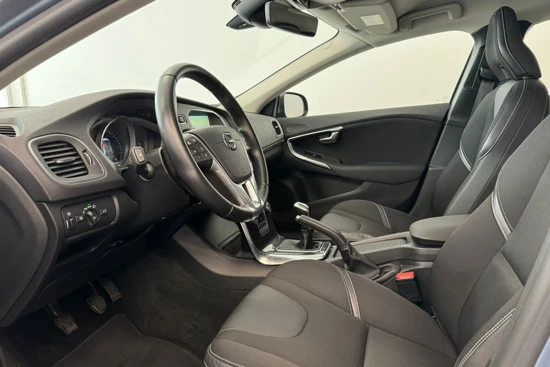 Volvo V40 T3 Nordic+ | Parkeerverwarming | Voorstoelen en voorruit verwarming | Reservewiel |