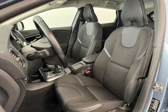 Volvo V40 T3 Nordic+ | Parkeerverwarming | Voorstoelen en voorruit verwarming | Reservewiel |