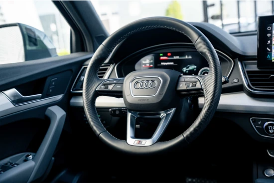 Audi Q5 55 TFSI e 367PK S-tronic S edition | Luchtvering | Matrix LED | Leder | Trekhaak | Dodehoekdetectie | Achteruitrijcamera | Stoel