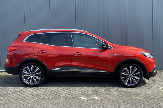 Renault Kadjar 1.2 130pk TCe Bose | Panoramadak | Dodehoek detectie | 19'' velgen | Trekhaak | LED