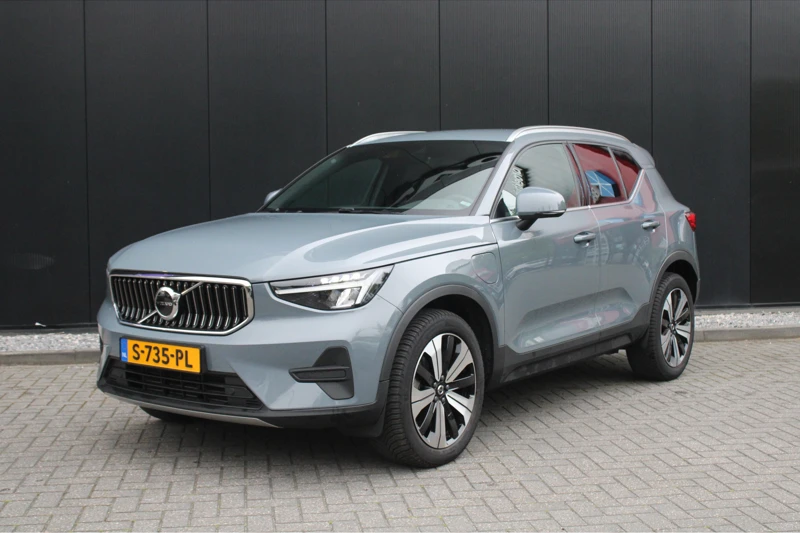 Volvo XC40 T4 Recharge Core | 19'' All season | Camera | Keyless | Getint glas | Stoel/stuurverwarming