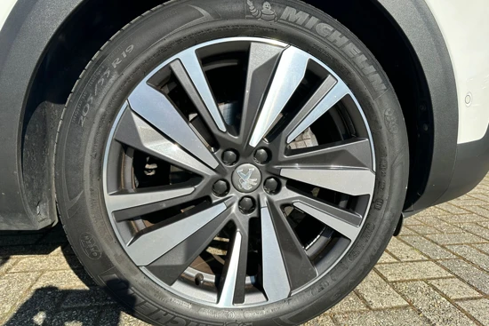 Peugeot 5008 GT-line 1.2 TURBO 130pk |7 PERSOONS | CRUISE CONTROL |SCHUIF/KANTELDAK |CAMERA |NAVIGATIE | KEYLESS | 19" VELGEN| NIEUWSTAAT!