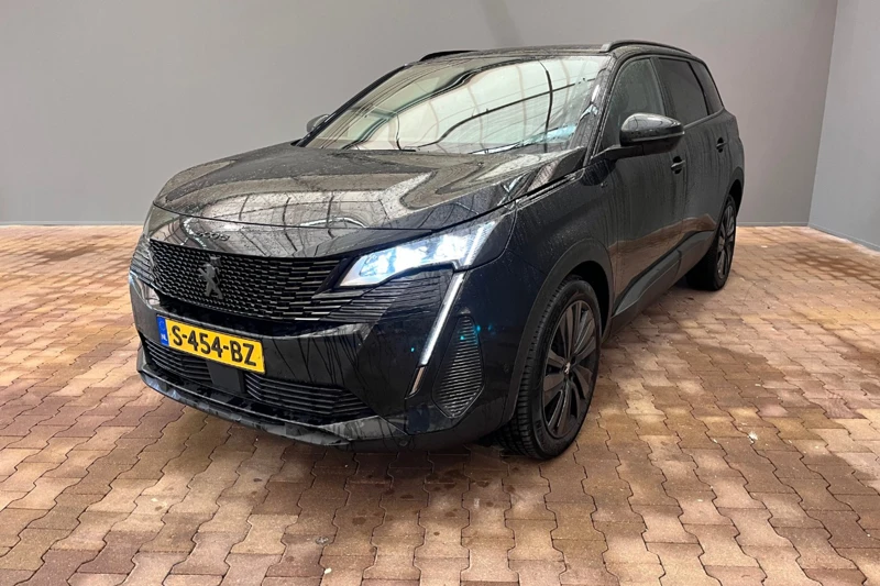 Peugeot 5008 1.6 180PK GT Pack | Trekhaak | 19'' Lichtmetaal | 7 Persoons | Keyless | Leder\Alcantara | Navigatie | LED | Dode hoek |