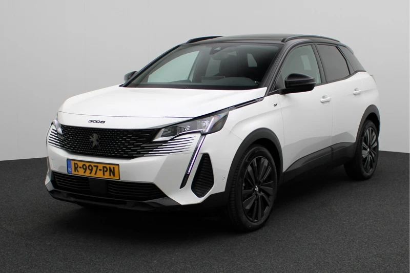 Peugeot 3008 1.2 130Pk GT Pack | Panoramisch kanteldak | Camera | Trekhaak | Adaptieve cruise | Keyless | Carplay