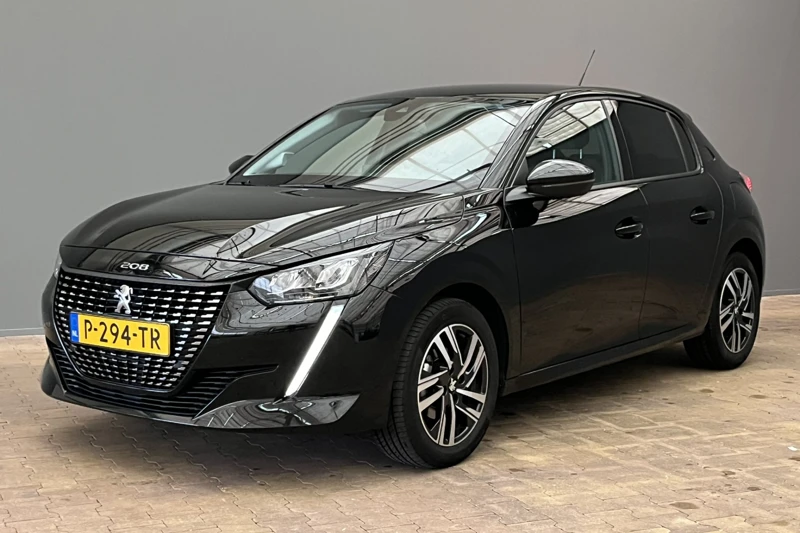 Peugeot 208 1.2 Allure | Carplay | Clima | Cruise | 16'' Lichtmetaal | LED | Leder\Stof | Bluetooth |