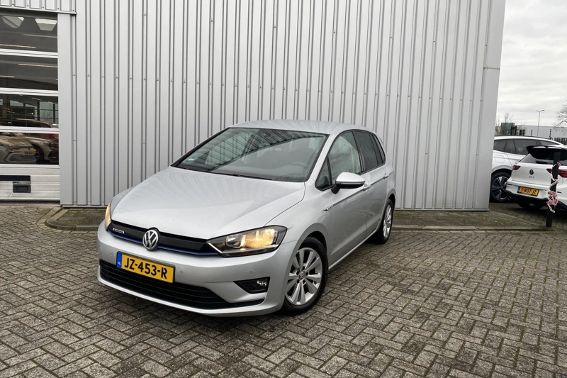 Volkswagen Golf Sportsvan 1.0 TSI 115PK Connected Series DSG/AUT | 1e Eigenaar | 100% Dealeronderhouden | Trekhaak | Navigatie | Achteruitrij Camera | Cru