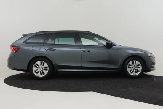 Škoda Octavia Combi 1.0 TSI 110PK Sport Business | Zwenkbare trekhaak | Parkeersensoren V+A | Adaptieve Cruise Control | App-Connect | Navigat