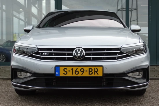 Volkswagen Passat Variant 1.5 TSI R-Line Business +