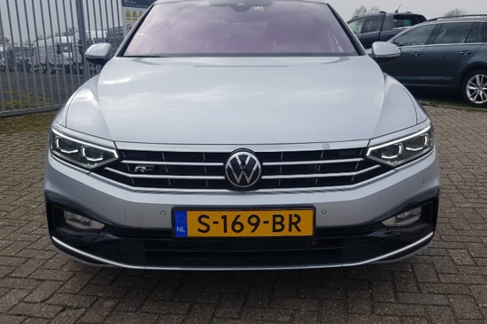 Volkswagen Passat Variant 1.5 TSI R-Line Business +