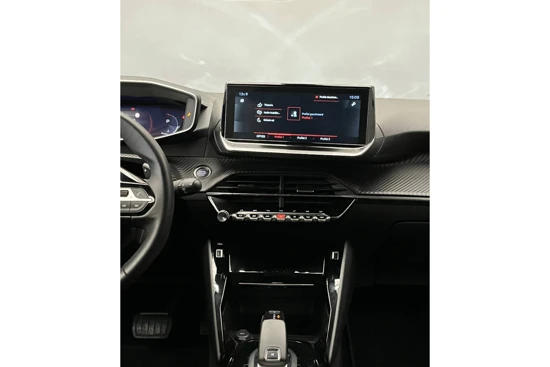 Peugeot 2008 1.2 130Pk Aut. Allure | Camera | LED | Leder/Stof | 17" LMV | Apple/Android Carplay | Climate & Crui