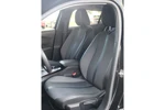 Peugeot 2008 1.2 100PK Allure Pack | NAV | CAMERA | CarPlay | #-D Cockpit | 17'' LMV | Getint glas | | Bluetooth