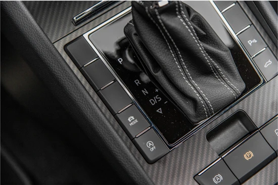 Škoda Superb Combi 1.5TSI 150pk ACT Sportline Business | Panoramadak | 19" | Camera | Comfort Pack |