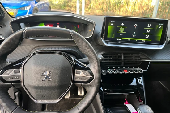 Peugeot 208 1.2 100PK GT Pack | Panorama Dak | Alcantara/Leer | Virtueel Dashboard | Navigatie | Camera | Apple/Android Carplay |