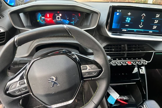 Peugeot 208 1.2 100PK GT | Virtueel Dashboard | Navigatie | Camera | Leder/Stof | Apple/Android Carplay |