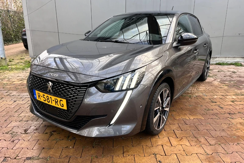 Peugeot 208 1.2 100PK GT | Virtueel Dashboard | Navigatie | Camera | Leder/Stof | Apple/Android Carplay |