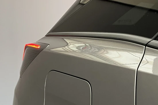 Peugeot 3008 1.2 130pk EAT8 Automaat Allure Pack Business | Navigatie | Climate | Cruise | Keyless | Camera | LED | 18" LMV | Stoelverwarming