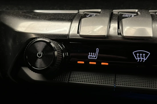 Peugeot 3008 1.2 130pk EAT8 Automaat Allure Pack Business | Navigatie | Climate | Cruise | Keyless | Camera | LED | 18" LMV | Stoelverwarming