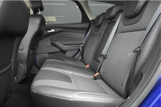 Ford Focus Wagon 1.0 EB Titanium 125pk | Navigatie | Trekhaak | Elektr. Stoelen | Stoelverwarming | All-Season | Dealeronderhouden | Voorru