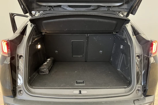 Peugeot 3008 1.6 HYbrid 225PK GT | Camera 360 | Stoelverwarming | Leder/Alcantara | Focal | Navigatie | 19" Lichtmetaal |