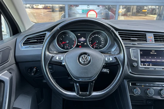 Volkswagen Tiguan 1.4 TSI 125 pk Connected Series | Trekhaak | Bluetooth | Parkeersensoren |