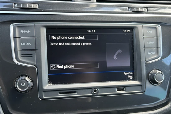 Volkswagen Tiguan 1.4 TSI 125 pk Connected Series | Trekhaak | Bluetooth | Parkeersensoren |