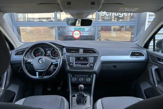 Volkswagen Tiguan 1.4 TSI 125 pk Connected Series | Trekhaak | Bluetooth | Parkeersensoren |