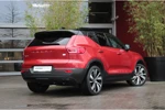 Volvo XC40 Recharge P8 AWD 408pk R-Design | Trekhaak | Camera | Schuifdak | Stuur/stoelverwarming | Adaptive Cruise | 20" Velgen