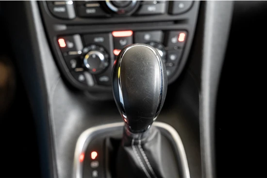 Opel Meriva 1.4 Turbo Cosmo Automaat | Navigatie | Stoel & Stuurverwarming | Climate Controle | Parkeersensoren |