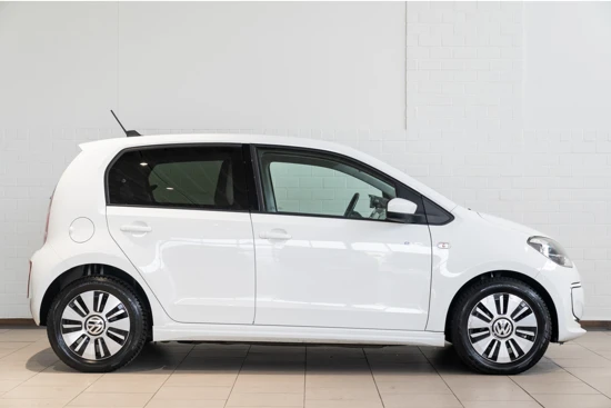 Volkswagen e-Up! | Navigatie | Parkeersensoren | Stoel verwarming | Cruise Controle |