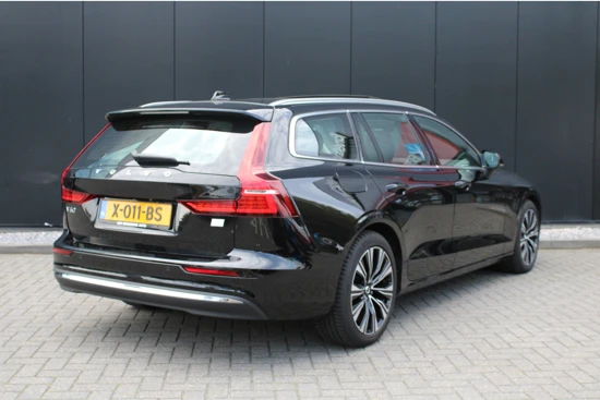 Volvo V60 T6 Recharge AWD Ultimate Bright | Panoramdak | Pilot Assist | Harman Kardon | Camera | BLIS | Full LED