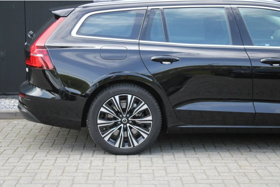 Volvo V60 T6 Recharge AWD Ultimate Bright | Panoramdak | Pilot Assist | Harman Kardon | Camera | BLIS | Full LED