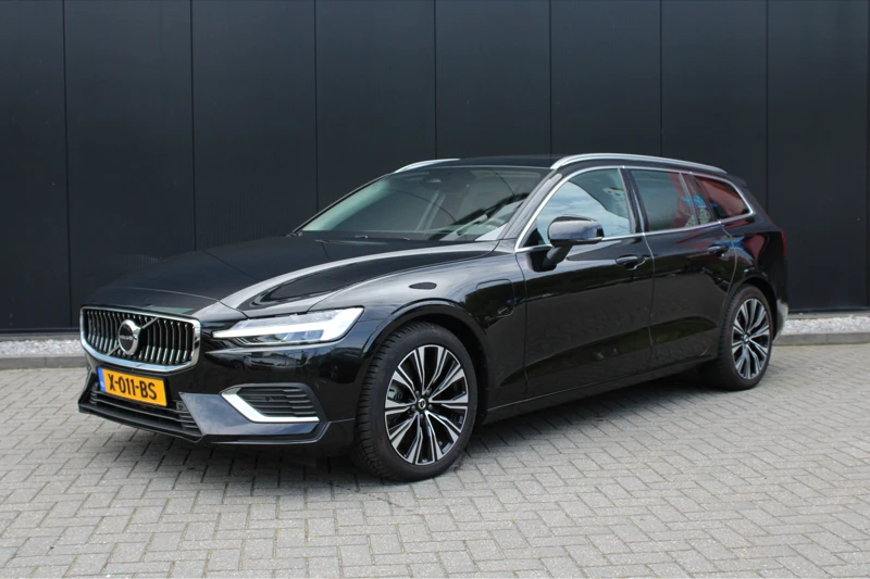 Volvo V60 T6 Recharge AWD Ultimate Bright | Panoramdak | Pilot Assist | Harman Kardon | Camera | BLIS | Full LED