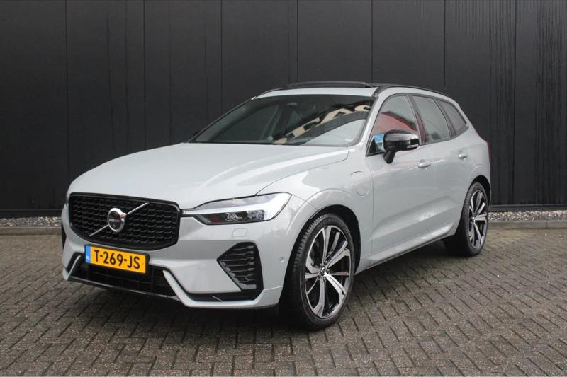 Volvo XC60 T8 Recharge Ultimate Dark | 2-fase laden | 21" | Luchtvering | B&W | 360 Camera | Gelaagd glas | Trekhaak | Panoramadak | Head-u